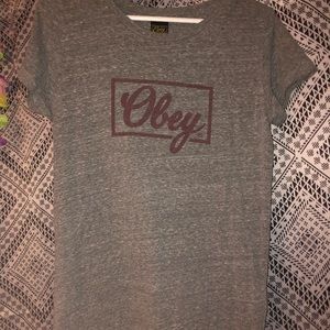 OBEY grey t-shirt